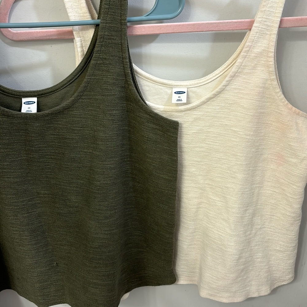 Cream and green crop tank shirts size XS